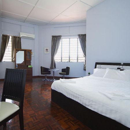 Hin Loi Guesthouse Кота-Кинабалу Экстерьер фото