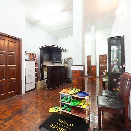 Hin Loi Guesthouse Кота-Кинабалу Экстерьер фото